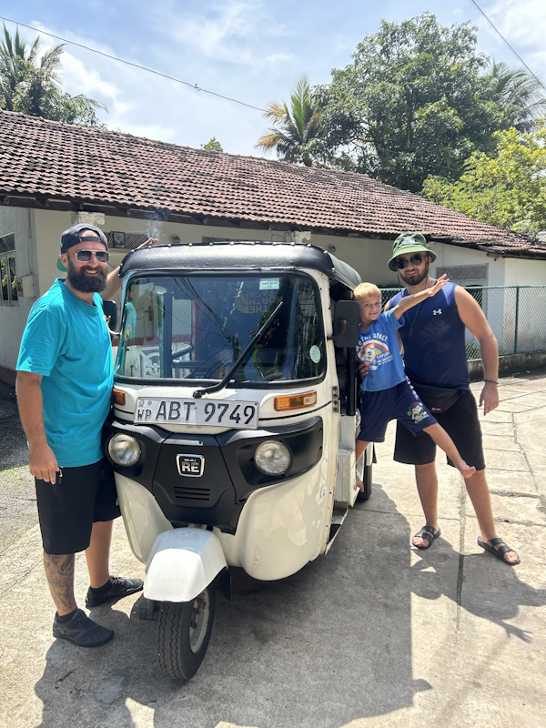 roadtrip tuktuk mit kind sri-lanka